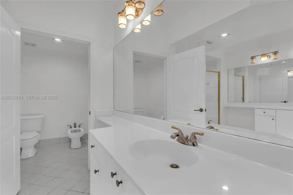 10710 NW 66th St #104 Doral, FL 33178