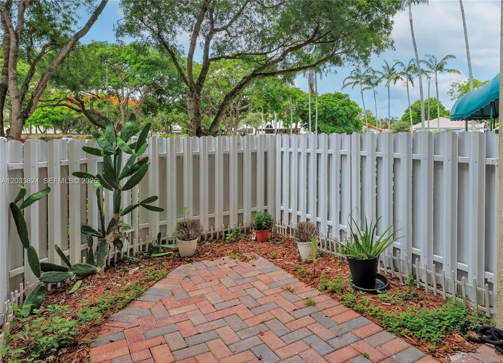 10710 NW 66th St #104 Doral, FL 33178