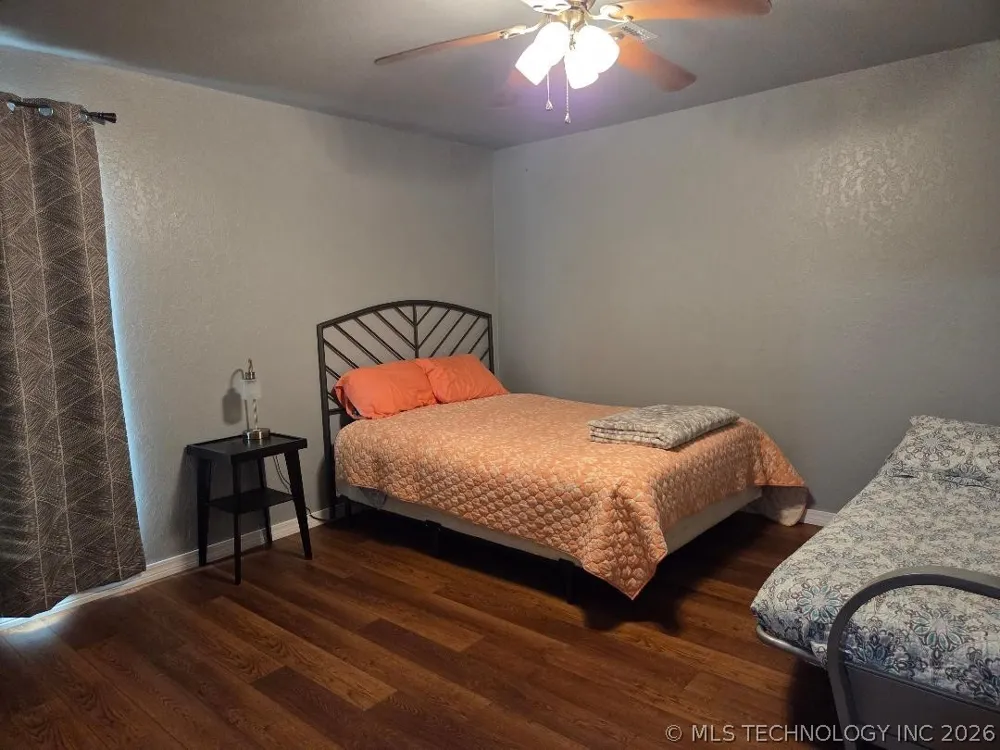 15 Ridgeway Lane Eufaula, OK 74432