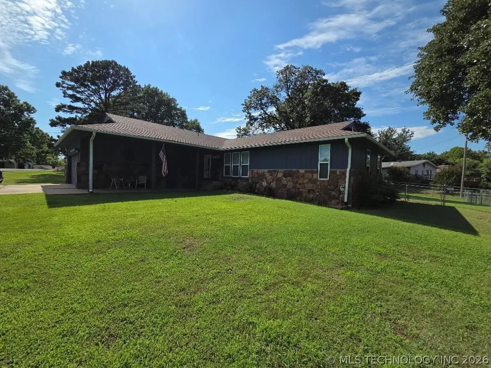 15 Ridgeway Lane Eufaula, OK 74432