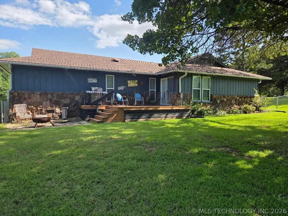 15 Ridgeway Lane Eufaula, OK 74432