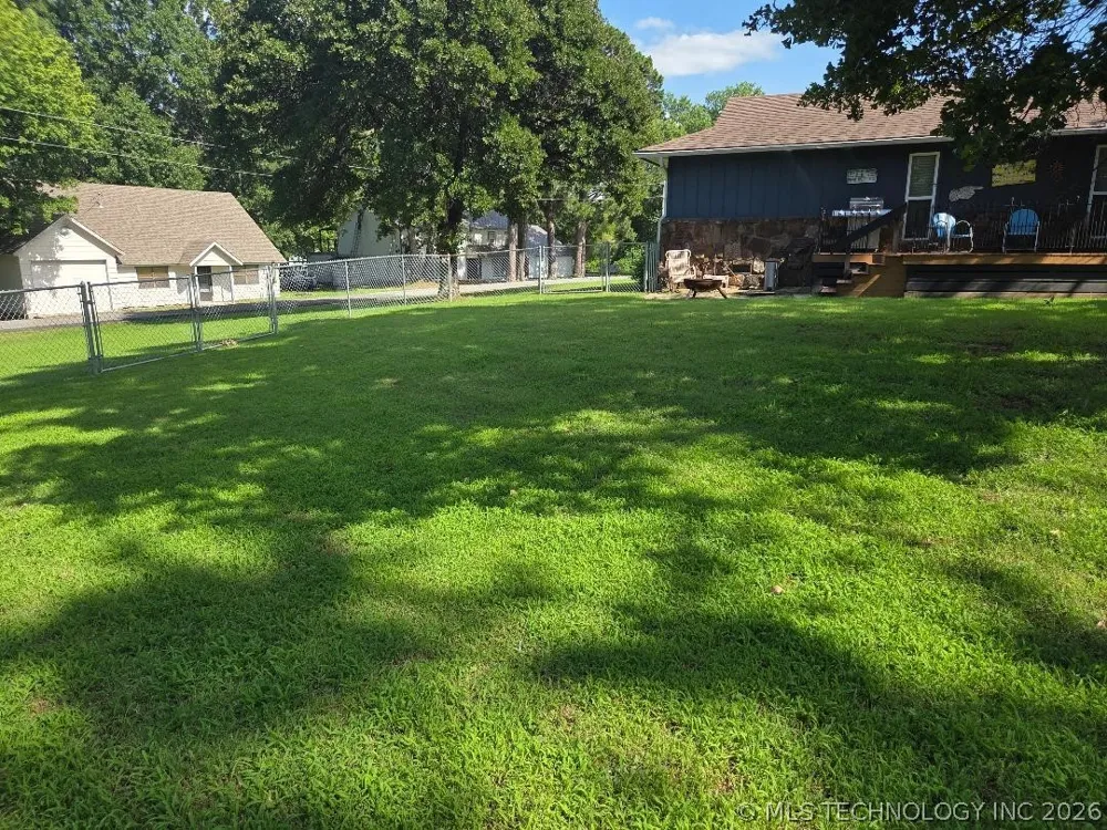 15 Ridgeway Lane Eufaula, OK 74432