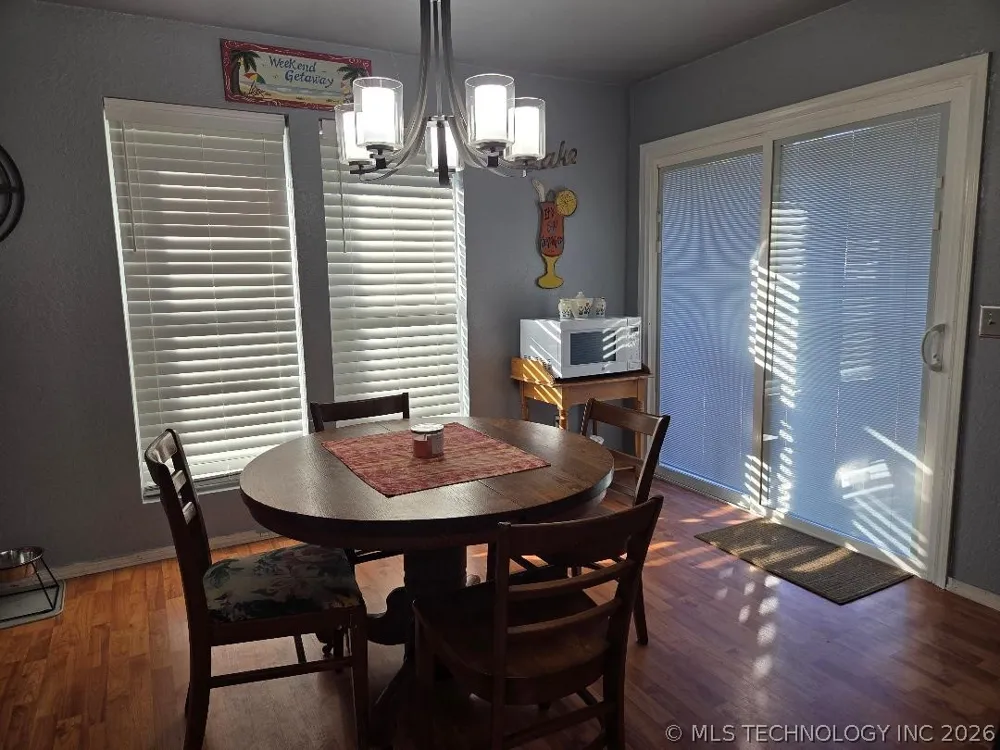 15 Ridgeway Lane Eufaula, OK 74432