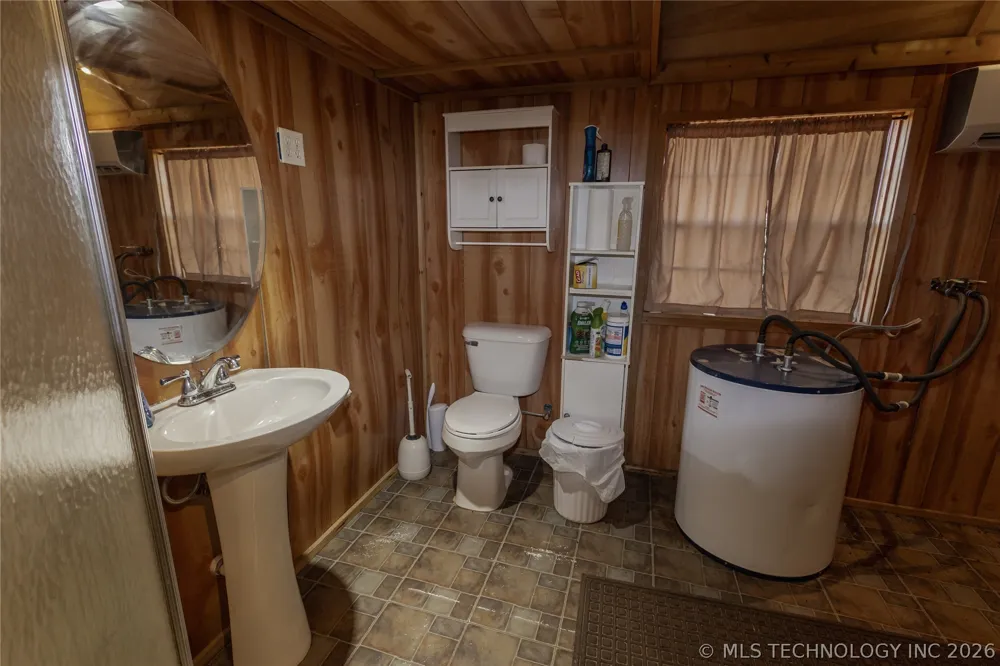 37801 County Road 492 Road Eucha, OK 74342