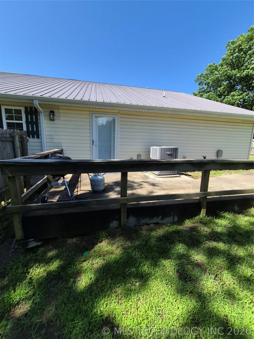 911 W Creek Checotah, OK 74426