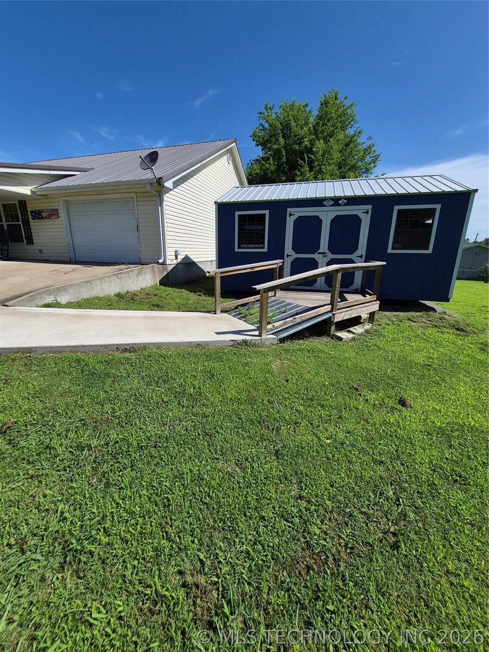 911 W Creek Checotah, OK 74426