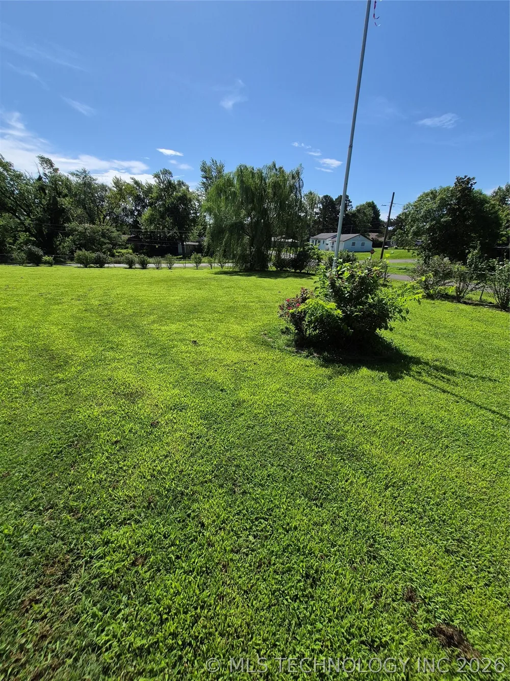911 W Creek Checotah, OK 74426