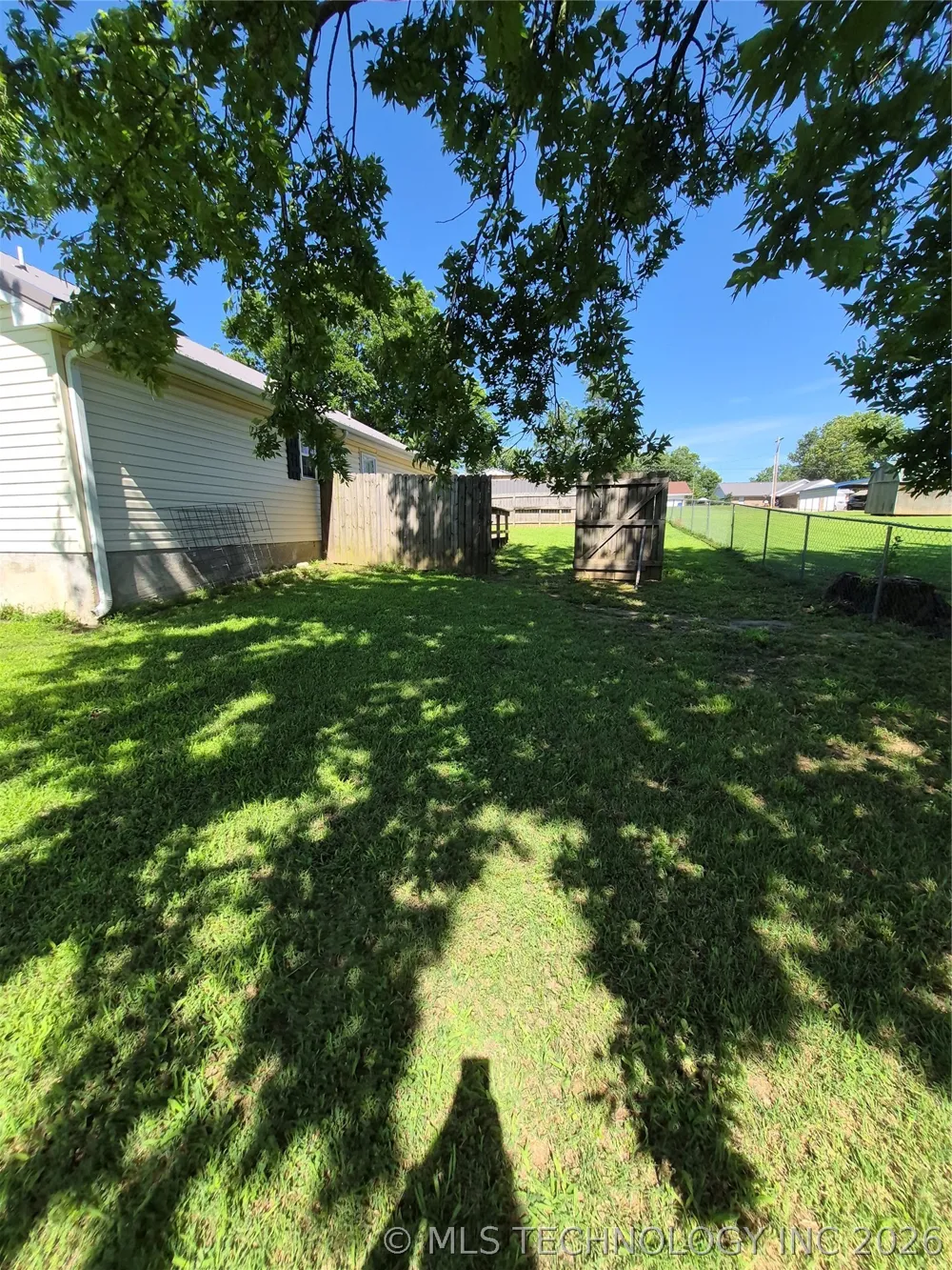 911 W Creek Checotah, OK 74426