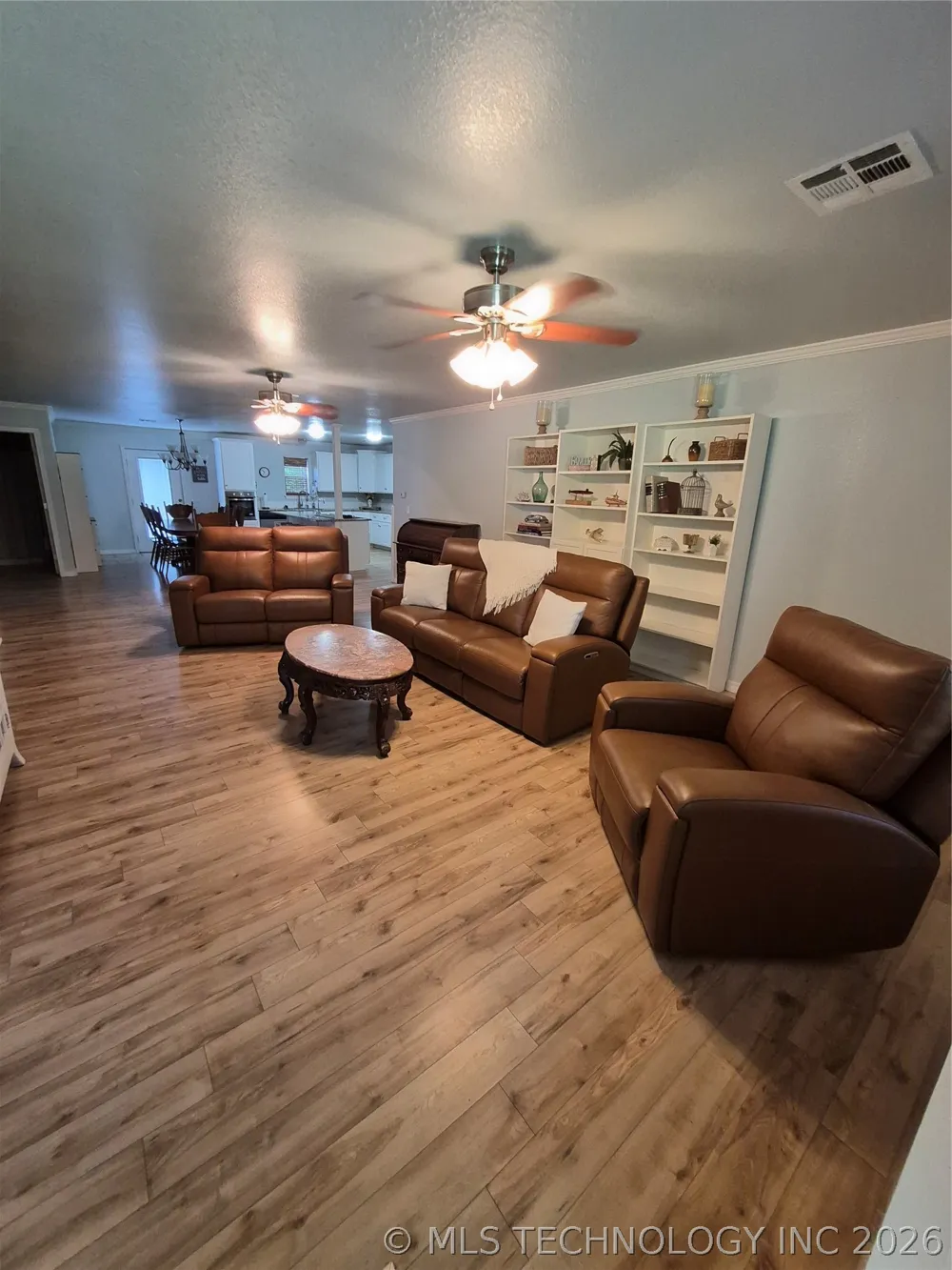 911 W Creek Checotah, OK 74426