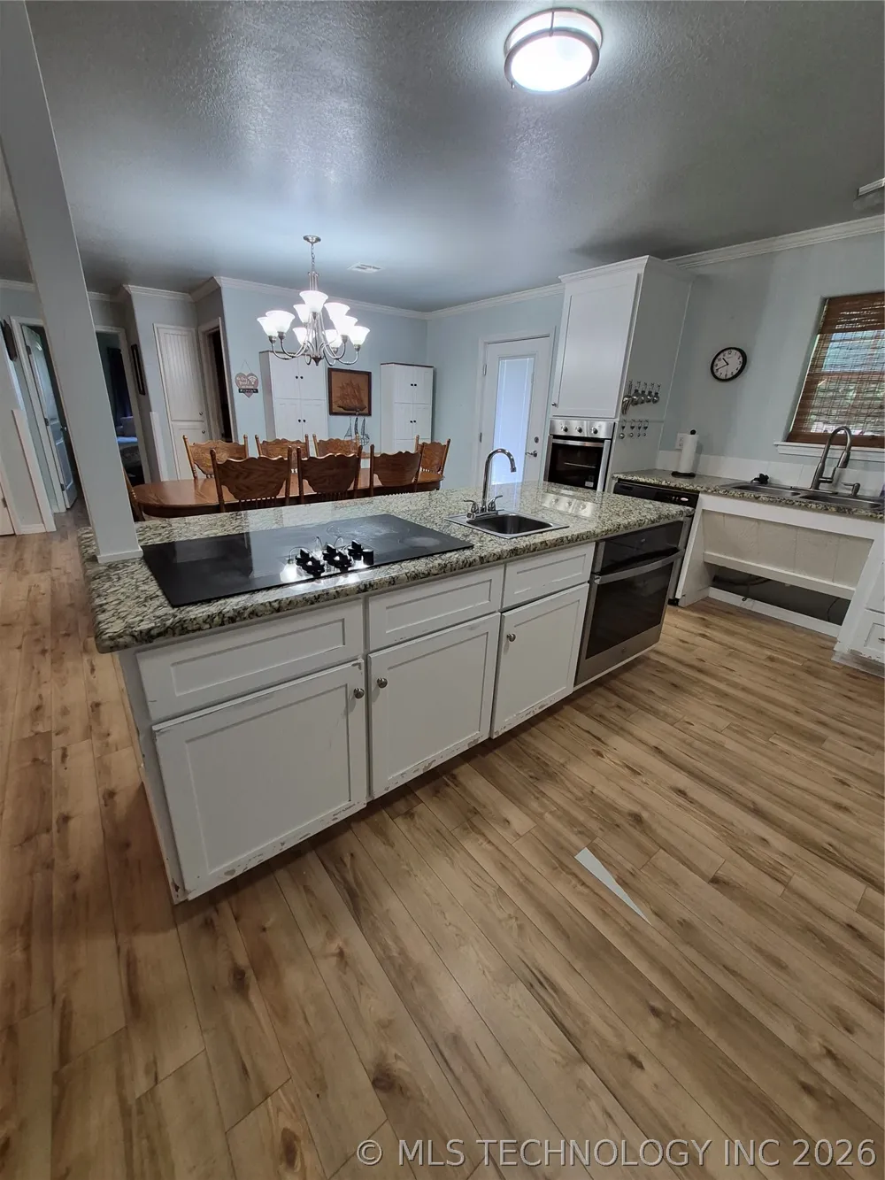 911 W Creek Checotah, OK 74426
