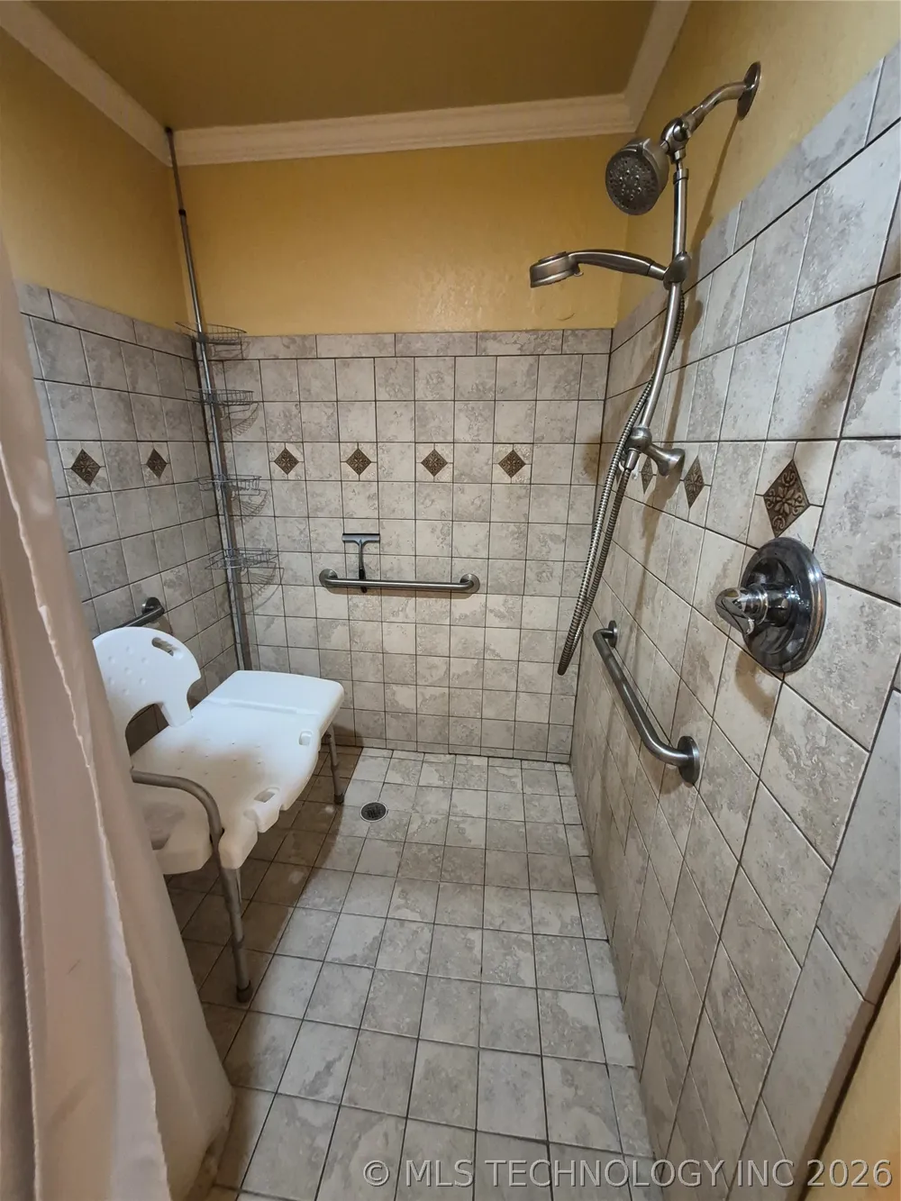 911 W Creek Checotah, OK 74426