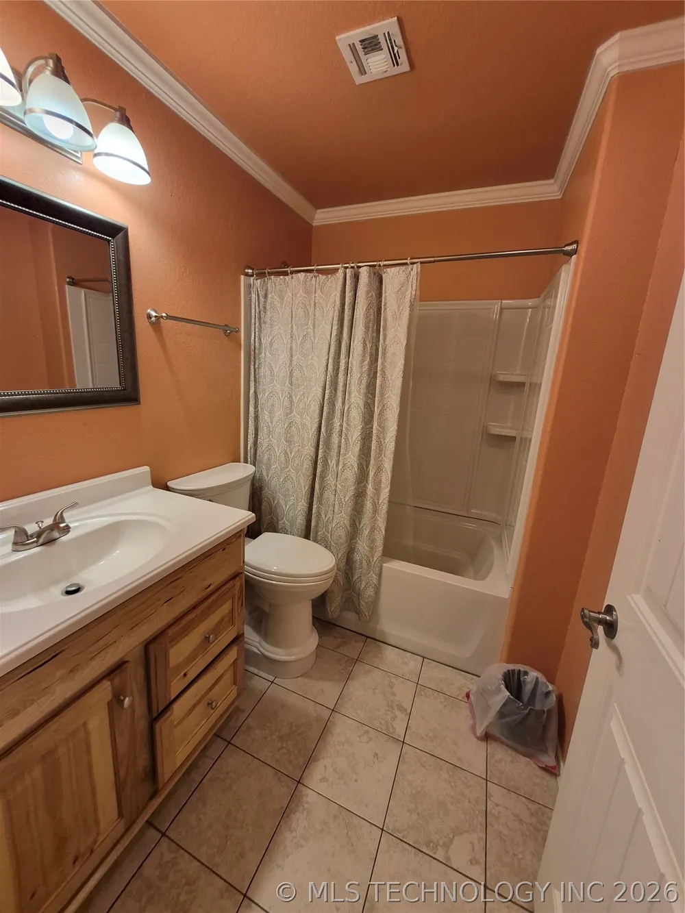 911 W Creek Checotah, OK 74426