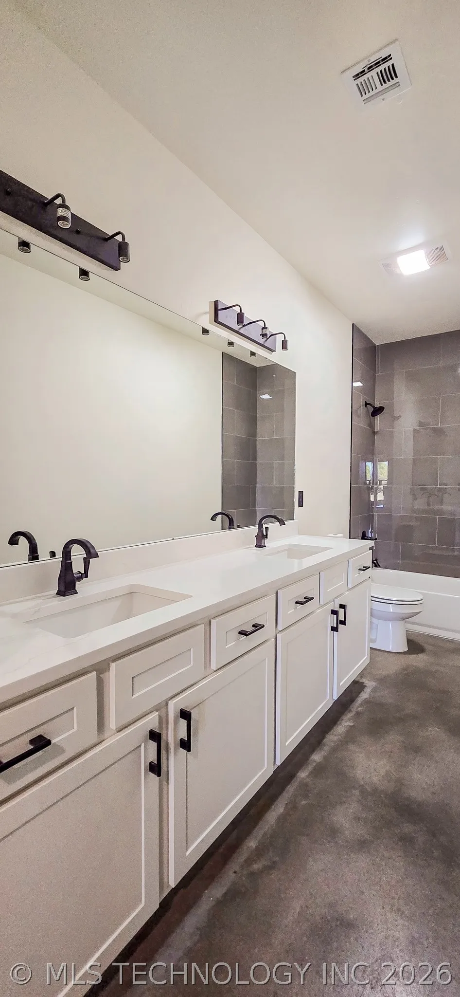 64 Reagan Drive Eufaula, OK 74432