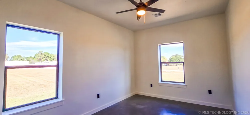 64 Reagan Drive Eufaula, OK 74432