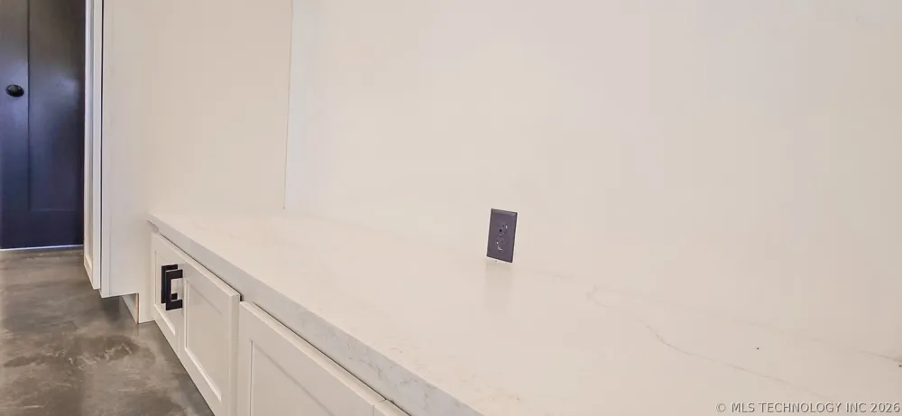64 Reagan Drive Eufaula, OK 74432