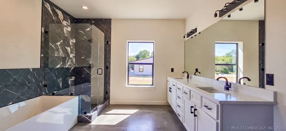 64 Reagan Drive Eufaula, OK 74432