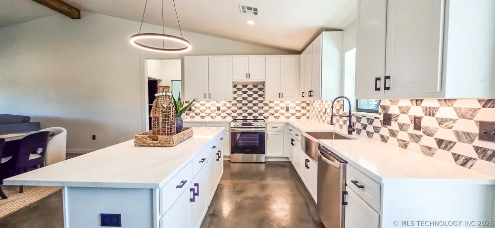 64 Reagan Drive Eufaula, OK 74432