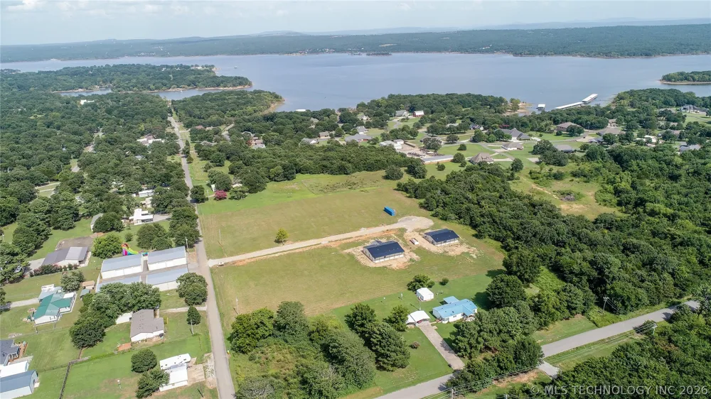 64 Reagan Drive Eufaula, OK 74432