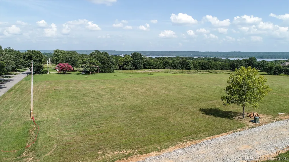 64 Reagan Drive Eufaula, OK 74432