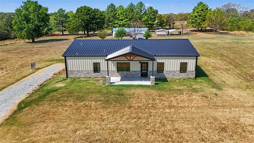 64 Reagan Drive Eufaula, OK 74432