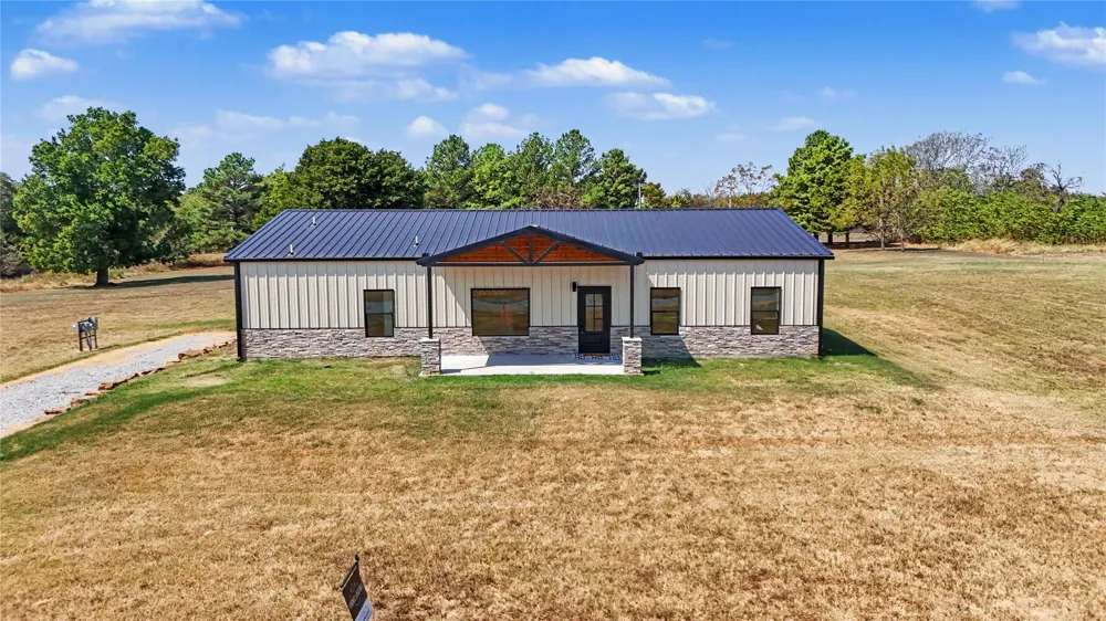 64 Reagan Drive Eufaula, OK 74432