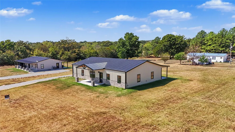 64 Reagan Drive Eufaula, OK 74432