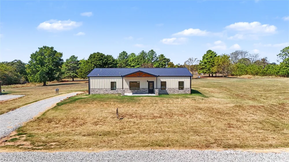 64 Reagan Drive Eufaula, OK 74432