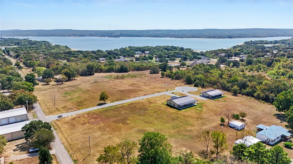 64 Reagan Drive Eufaula, OK 74432