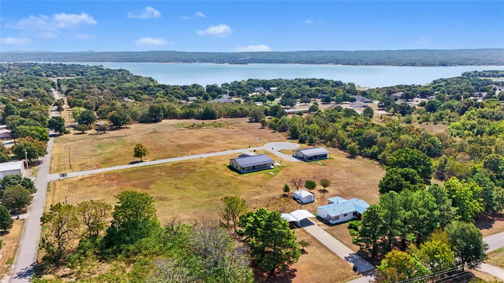 64 Reagan Drive Eufaula, OK 74432