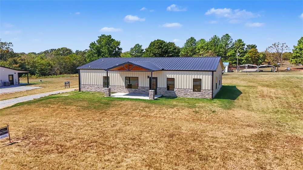 64 Reagan Drive Eufaula, OK 74432