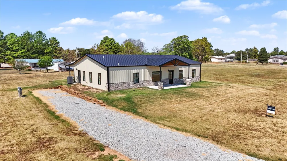 64 Reagan Drive Eufaula, OK 74432