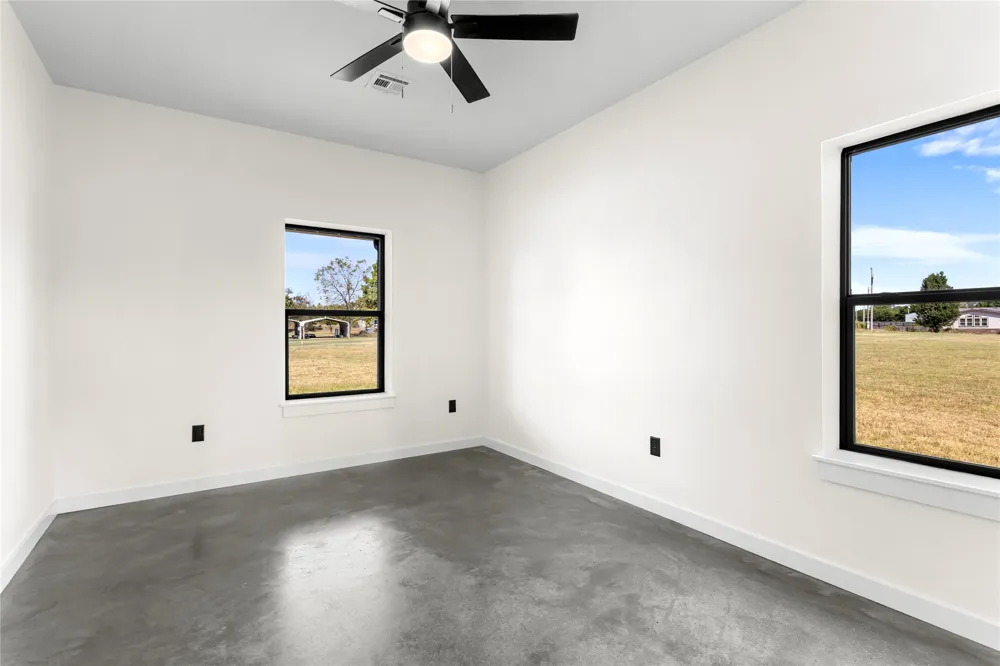 64 Reagan Drive Eufaula, OK 74432