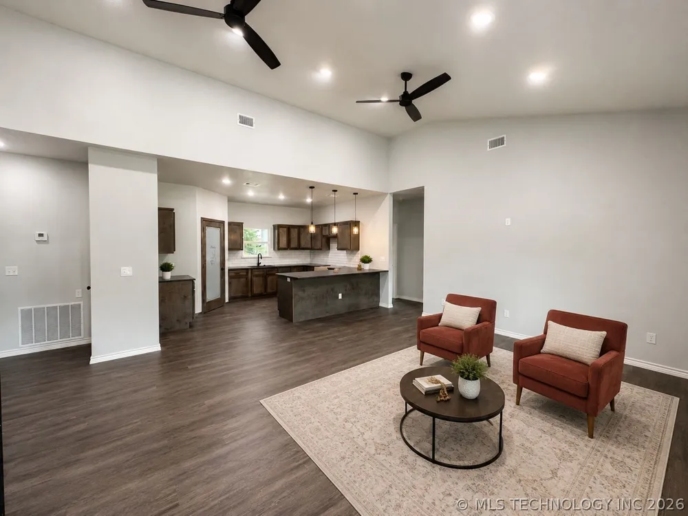 211 Manning Avenue Caddo, OK 74729