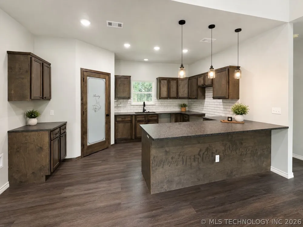 211 Manning Avenue Caddo, OK 74729