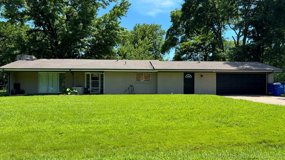 1014 SE 3rd Street Wagoner, OK 74467