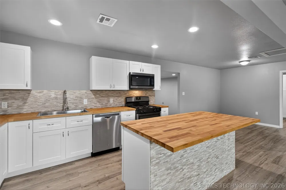 703 Saltwell Street Salina, OK 74365