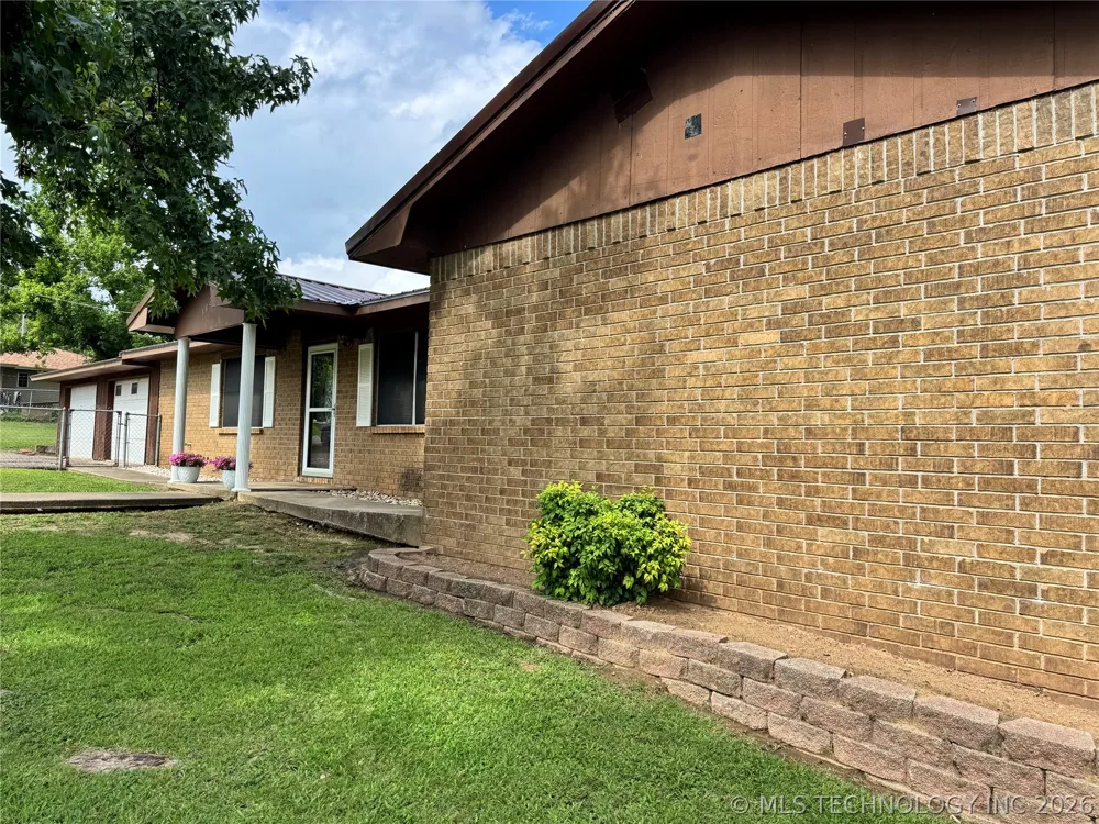 156 S Ramsey Caney, OK 74533