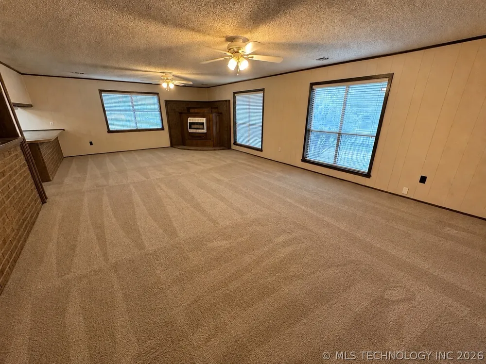 156 S Ramsey Caney, OK 74533