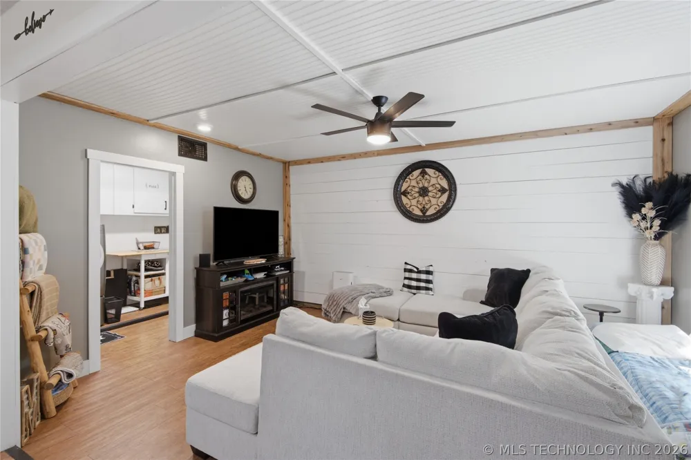 800 Ross Salina, OK 74365