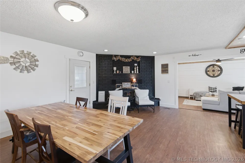 800 Ross Salina, OK 74365
