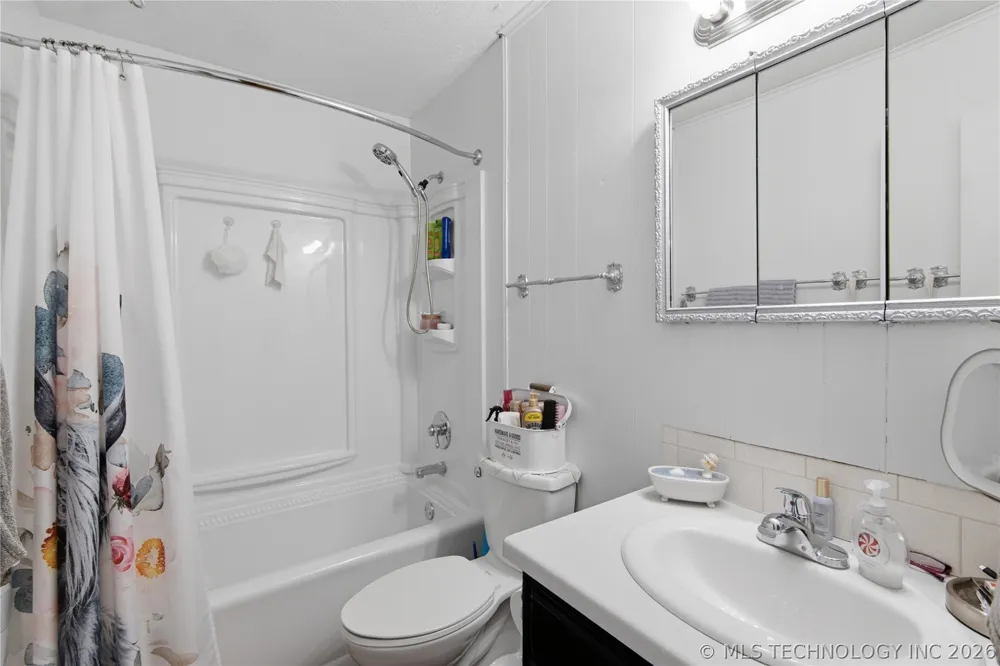 800 Ross Salina, OK 74365