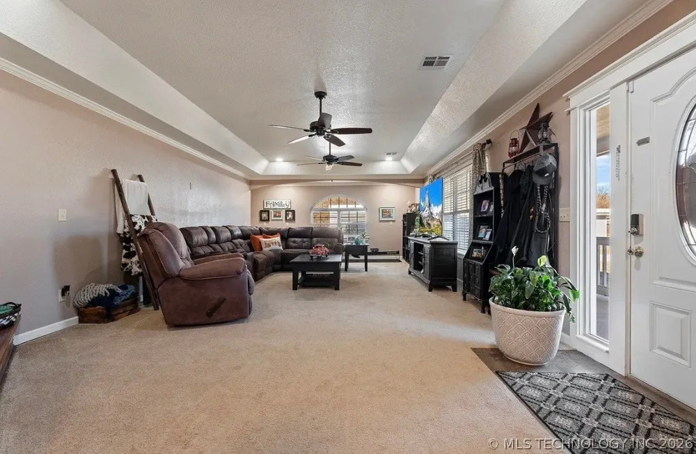 63406 E 90th Road Miami, OK 74354