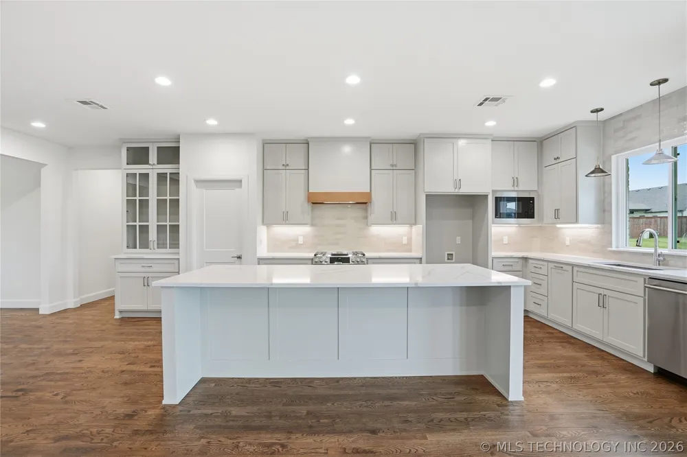 1831 E 44th Street Sand Springs, OK 74063