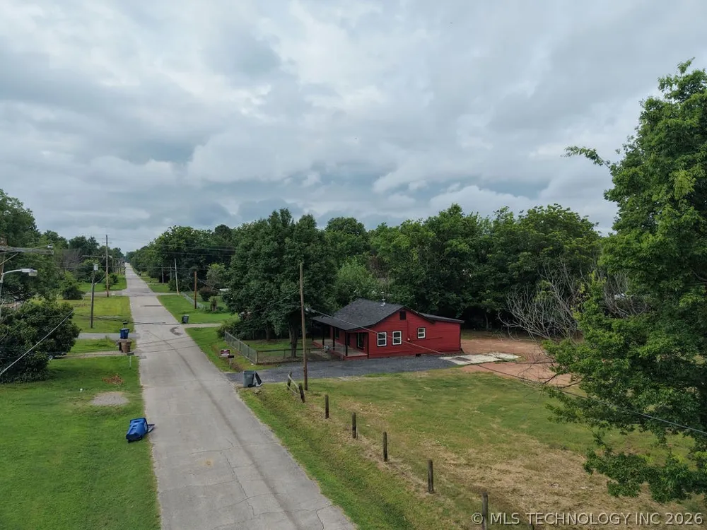 1011 State Street Wagoner, OK 74467