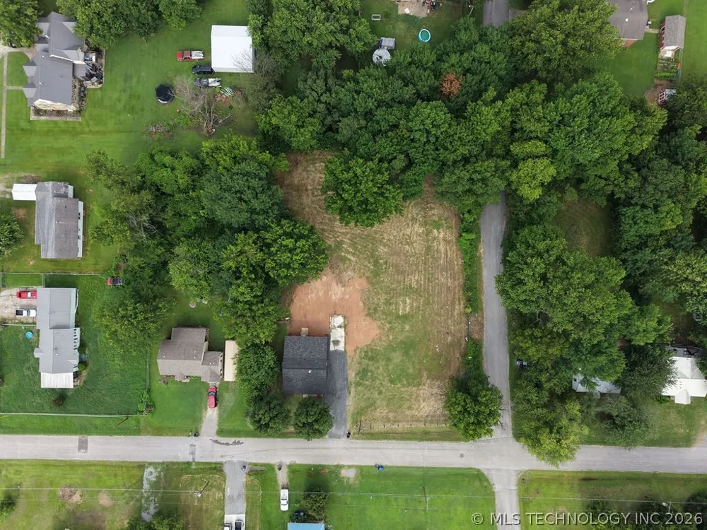 1011 State Street Wagoner, OK 74467