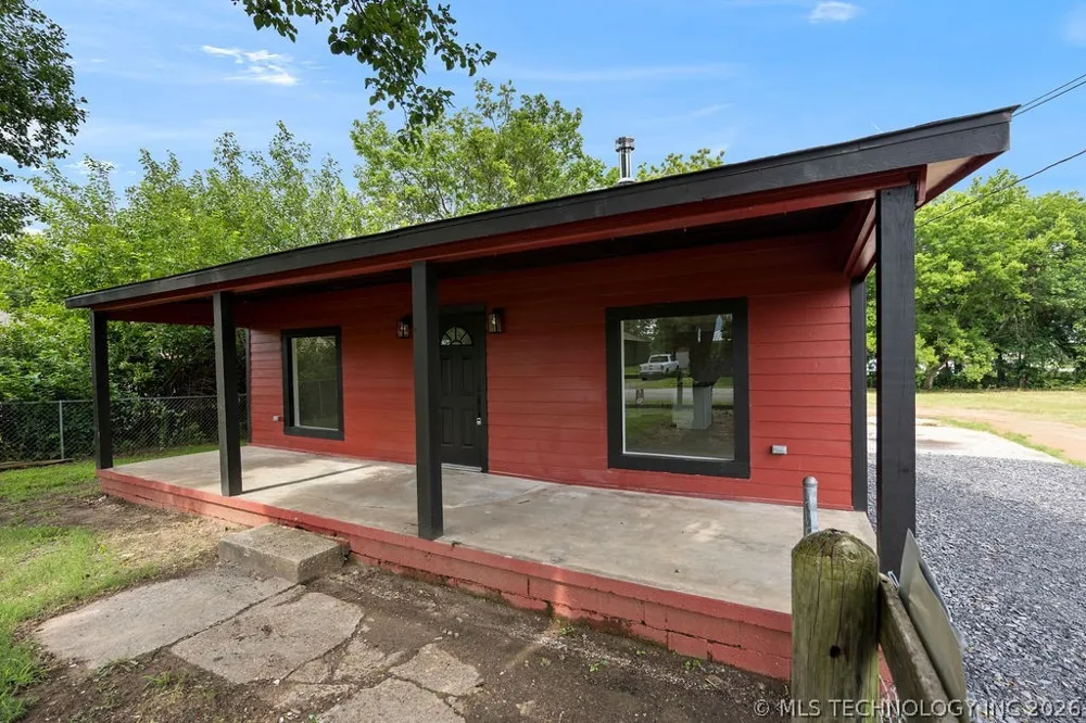 1011 State Street Wagoner, OK 74467