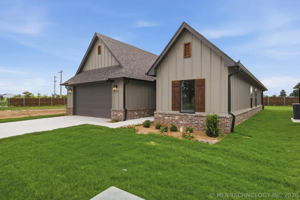 1005 S Chickasaw Street Skiatook, OK 74070