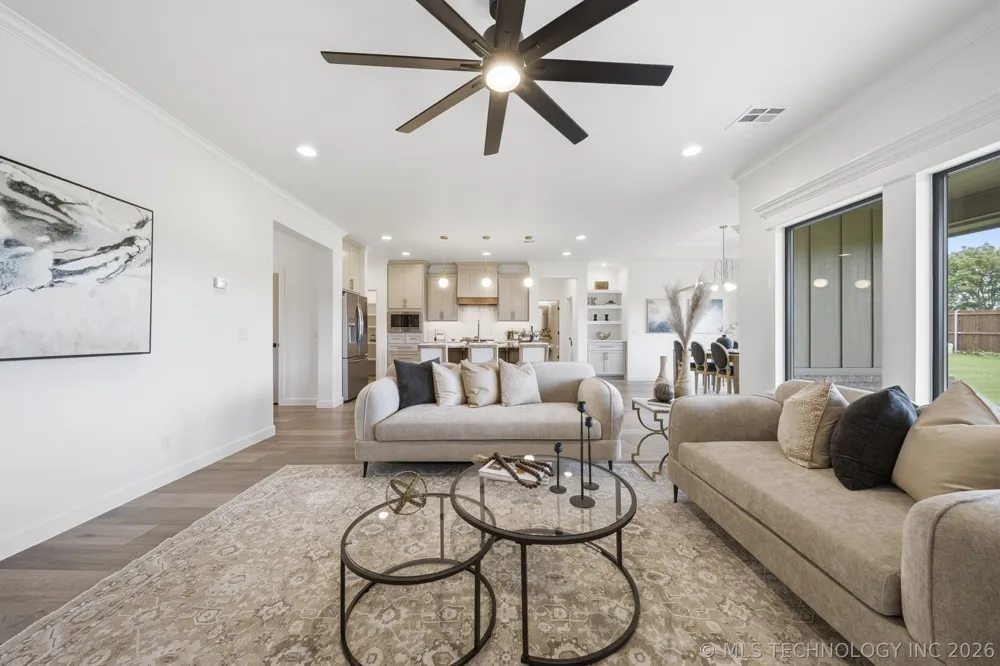 1005 S Chickasaw Street Skiatook, OK 74070