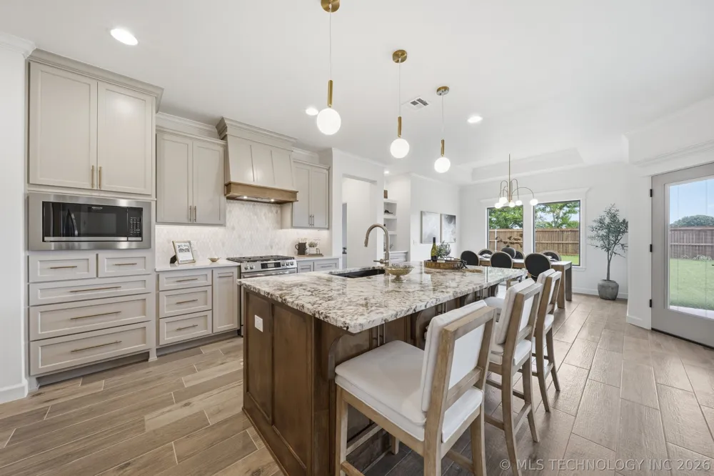 1005 S Chickasaw Street Skiatook, OK 74070