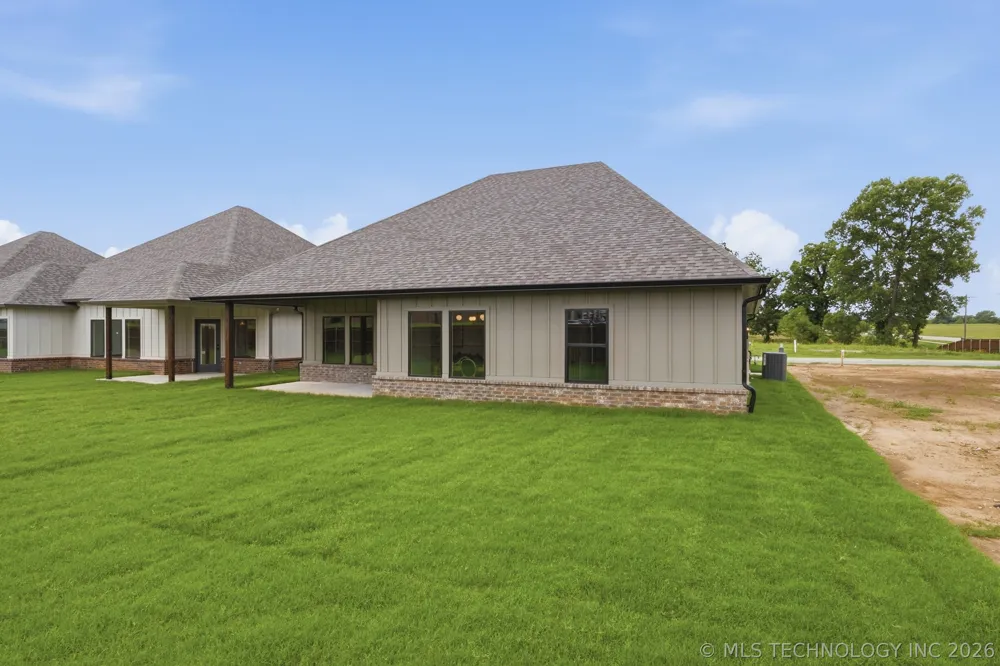 1005 S Chickasaw Street Skiatook, OK 74070